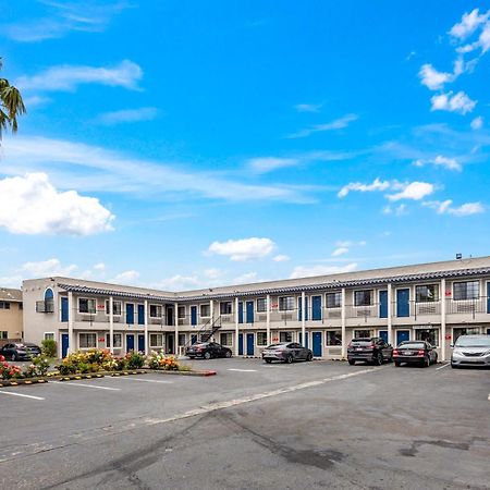 Americas Best Value Inn - Милпитас Экстерьер фото