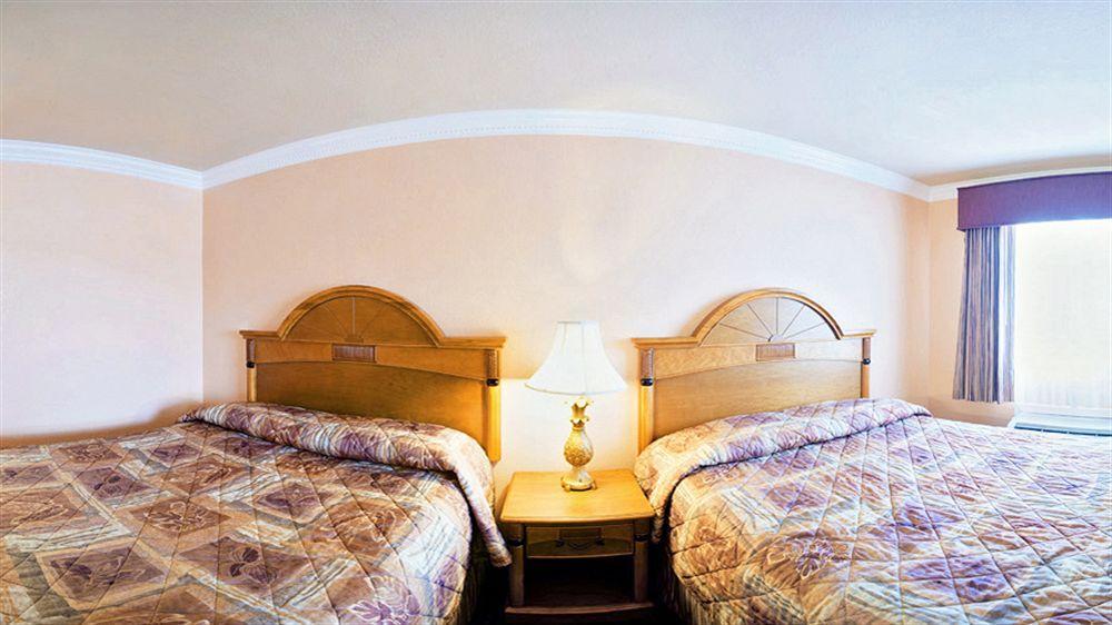 Americas Best Value Inn - Милпитас Экстерьер фото